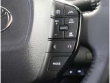 ステアリングスイッチ付き。前方から目を離すことなく操作することが可能です。