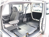 【車屋】として、長く車業界に従事した経験豊富なスタッフが多数在籍しております。