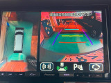 【全方位モニター】リバースに入れた際、車両全体を見渡している映像に切り替わります。また、見通しが悪い場所で便利な前方ワイド映像やすれ違いに便利な助手席側ワイド映像など切り替えが出来ますよ♪