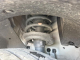 お車を安心してお乗りいただく為には、足回りの定期点検が欠かせません。サービスサポート(有償保証)では無料点検もご提供しており、安心のカーライフをお過ごしいただけるサポート体制が整っています。