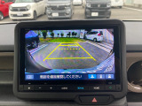 バックでの駐車が苦手な方や運転にあまり自信のない方でも後方の視界をしっかりサポート。安心して車庫入れが出来るバックカメラを装備しています!