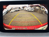 【バックモニター】後ろのカメラの映像がモニターに映し出されるので、後方の見えない死角や、障害物との距離感などもしっかり安全確認することができます。