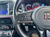 全車NHPCにて診断と、スタッフによる走行チェックを実施。ミッション・デフ・パワステ・ショックなど確認、フライホイールハウジングのガタもチェック。ご納車前には認証工場により点検整備を実施します。