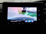 バックも安心のリアカメラ付いています。リアカメラがあると、いつでも安全にバックできますね。死角も減ります。3ビュー切り替え、ガイド線表示なので便利です。