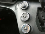 マニュアルエアコン装着です。夏は、快適に、冬でも車内の曇りを取ってくれるので安全です。