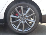純正のアルミホイール!足元までカッコよく決まってます!!