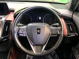 【純正革巻きステアリング】上質な革を使用することで、手にしっかり馴染みとても運転しやすいハンドルです♪