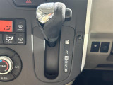 【シフトレバー】シフトの操作がしやすく快適なドライブを楽しんでいただけます!
