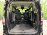 後席を格納すると、これだけの広さが!シーンに合わせたシートアレンジで、大きな荷物も積むことが出来ます♪