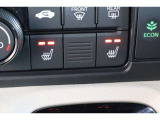 シートヒーター装備付き車!!座席に埋め込まれた電熱線によりシートを暖めることが出来る装備で、温められたシートは、寒い冬には最適です!!