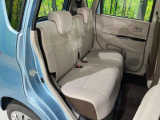 後部座席も気になるようなキズ・汚れやへたり等、大きなダメージはなく、良好な状態です。
