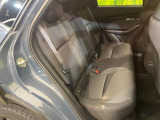 後部座席も気になるようなキズ・汚れやへたり等、大きなダメージはなく、良好な状態です。