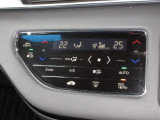 操作部に静電式タッチパネルを採用したフルオート・エアコンディショナー。Honda インターナビ同様、スマートフォン感覚の直感操作を実現しています。