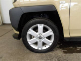 純正15インチアルミホイール装備です☆