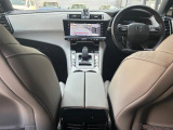 パリのモノづくりの技と美学&ldquo;SAVOIRFAIRE&rdquo;を具現化したDS7 CROSSBACK。大人の気品と色気をまとったデザイン。