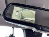 ルームミラーでアラウンドビューモニターの画像が確認出来ます。