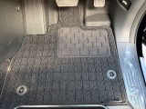 フロアマット装着済みです