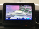 ガイド線表示機能付きのバックカメラで、バックでの車庫入れも安心です。