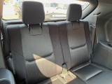3列目シートはもちろん状態良好☆大人でもゆったりと座って頂けますので、大人数でのお出かけもラクラクです♪ご家族で、気の知れた仲間で、ドライブに行くのが楽しみですね♪