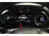 マルチインフォメーションディスプレイ付きのメーターです!エコ運転へ導く多彩な情報を表示してくれます。