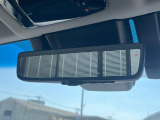 【デジタルインナーミラー】後席の大きな荷物や同乗者で後方が確認しづらい時でも安心!カメラが撮影した車両後方の映像をルームミラー内に表示。クリアな視界で状況の確認が可能です!