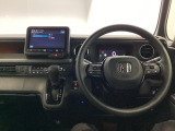 ホンダ純正メモリーナビ搭載なので、遠方へのドライブもお任せ下さい!ステアリング左手側にオーディオ関連のコントロールスイッチを配置しています。操作時は視線を逸らすことなく運転に集中できます