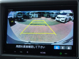 ★バックモニター搭載★ バック時目視しにくいクルマの周囲をカメラで映し出し、安全・安心駐車をサポート♪バックの苦手な方も後ろがハッキリ見えるので安心です☆