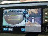 ★バックモニター搭載★ バック時目視しにくいクルマの周囲をカメラで映し出し、安全・安心駐車をサポート♪バックの苦手な方も後ろがハッキリ見えるので安心です☆