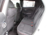 後部座席も気になるようなキズ・汚れやへたり等、大きなダメージはなく、良好な状態です。しっかりとクリーニング整備をしご納車いたします。