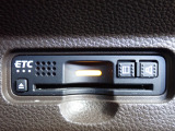 ■【ETC車載器】が装備されています。セットアップをしてお渡しとなり、ETCカードを差し込むだけで高速道路の利用が可能です。