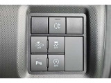 アイドリングストップ機能がついているので、停車時にエンジンを止めて燃料消費を抑えます。環境にもお財布に優しいですね♪