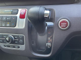 【 シフト 】シフトも操作しやすく快適なドライブを楽しんでいただけます。
