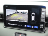 バックをするとき自動でリアの様子が映る『リアカメラ』付き! ナビ画面で確認しながらバックができますから安心ですね。でも、目視も大切ですよ!安全第一でお願いします!