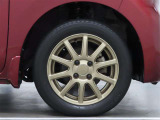 オシャレは足元から!社外アルミホイールを装着しております。