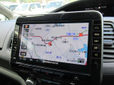 日産純正カーナビゲーション・大画面表示で地図も見やすく、初めての道もこれがあれば安心ですね。