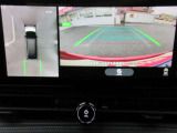 車の真上から見下ろしたような360度視界の良い『アラウンドビューモニター』です♪♪ 苦手な狭い駐車場、暗い所でも確認ができてとっても安心です♪♪