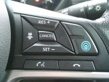 ハンドル右側 プロパイロットの操作スイッチ。高速道路での単調な渋滞走行や、長時間の巡航走行のイライラやストレスが減るので、ロングドライブがこれまで以上に楽しみになります♪