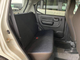 リヤシートも全車消毒済み。チャイルドシートの固定用アンカーがあります。小さなお子様も安心してご乗車できます!