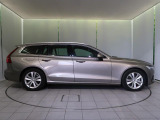購入後は全国のVOLVO正規ディーラーにてアフターサービスをお受けいただけます。定期点検サービス、延長保証などの有料サービスも手厚くご用意しておりますので、ご不安事はお気軽にご相談下さい。