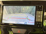 【バックカメラ】駐車時に後方がリアルタイム映像で確認できます。大型商業施設や立体駐車場での駐車時や、夜間のバック時に大活躍!運転スキルに関わらず、今や必須となった装備のひとつです!