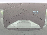 【ホンダセンシング】走行中に前方の車両等を認識し、衝突しそうな時は警報とブレーキで衝突回避と被害軽減をアシスト。より安全にドライブをお楽しみいただけます。
