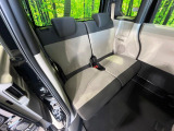 後部座席も気になるようなキズ・汚れやへたり等、大きなダメージはなく、良好な状態です。