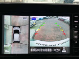 アラウンドビューモニターまるで車を真上から映したような映像で、前後左右の感覚が分かります♪車庫入れや駐車時に大活躍の機能です。