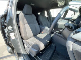 運転席シート廻りは使用感も少なく、良好な状態となっています。前オーナー様が丁寧に使っていたことがよくわかりますね。