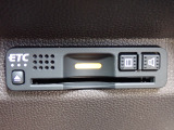 ■【ETC車載器】が装備されています。セットアップをしてお渡しとなり、ETCカードを差し込むだけで高速道路の利用が可能です。