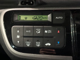オートエアコンがついていますので、簡単操作で快適に過ごせます。希望の温度に自動調整してくれるのが便利です。