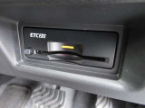 『ETC2.0』を装着しています♪♪ 有料道路での料金所の手間を省いて運転に集中できます♪♪ 車から離れる時はカードの抜き取りをお忘れなく♪♪