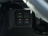 運転席、助手席にはシートヒーターを装備しております。