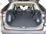 広々としたラゲージスペースを備えています。大きなものや長さのある荷物もしっかりと積み込めます。