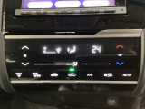 プラズマクラスター付き・オートエアコンがついてますので、簡単操作で快適に過ごせます。リア熱線のスイッチの中に、雪道に対応したサイドミラーヒーターも入っています。